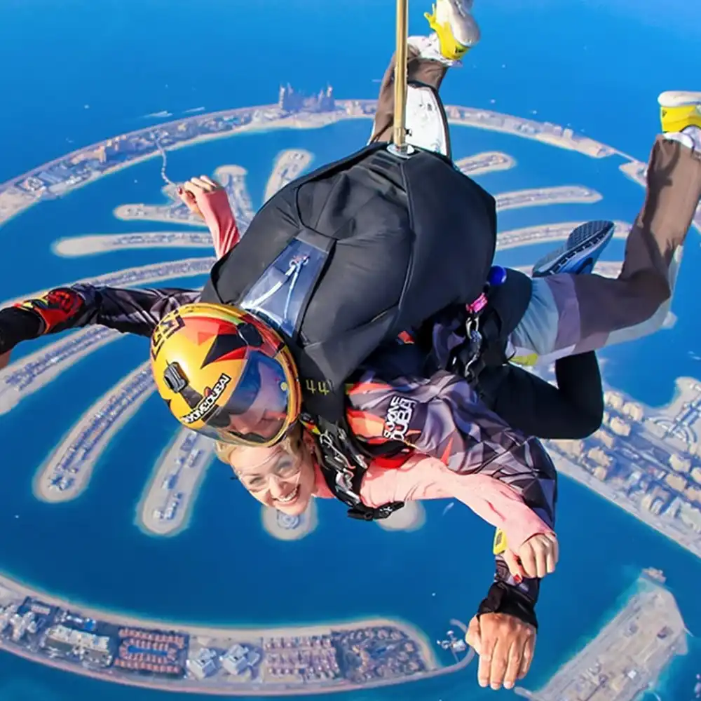 Skydiving Dubai — photograph 2
