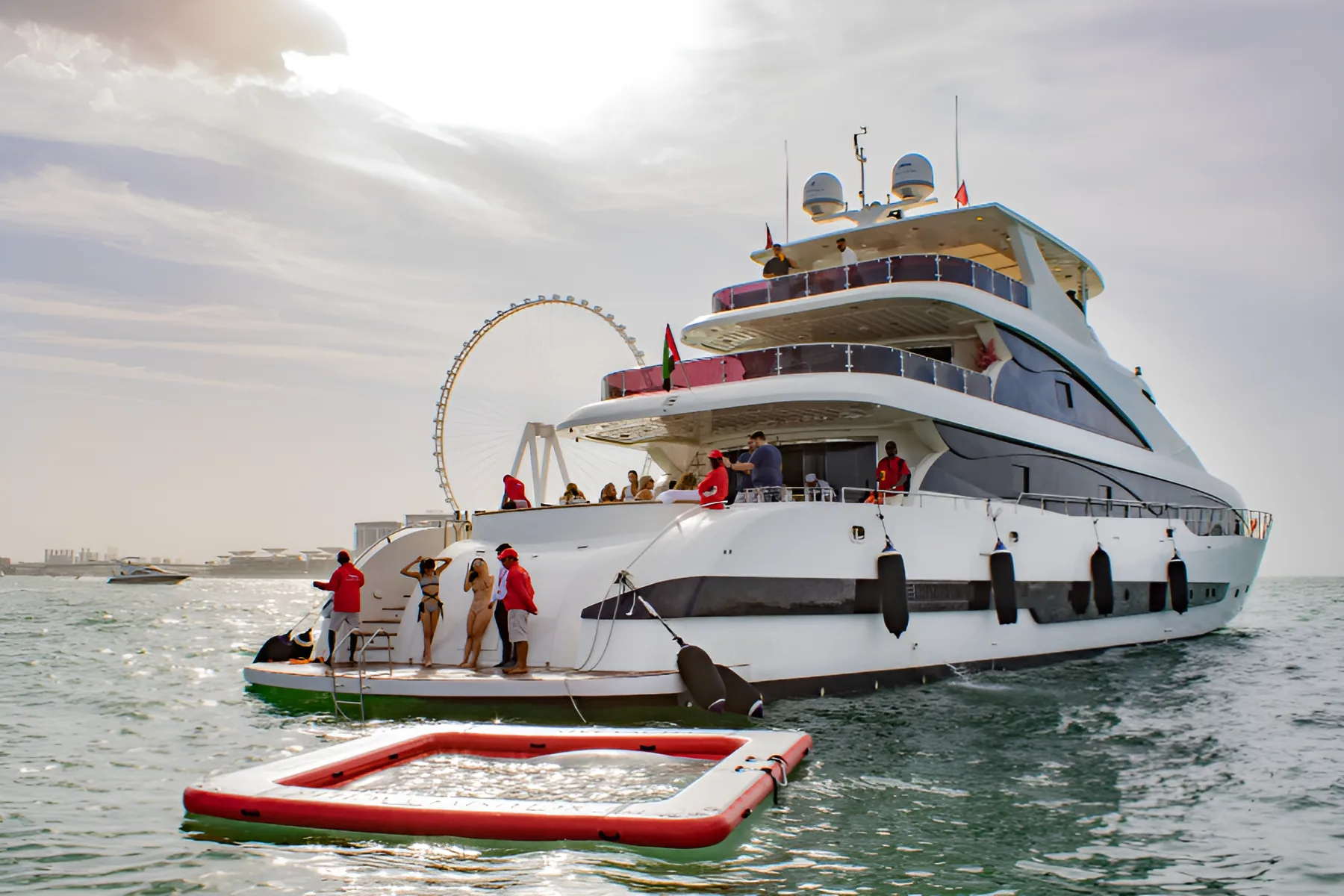 Luxury Yacht – Shared Experience — photograph 2