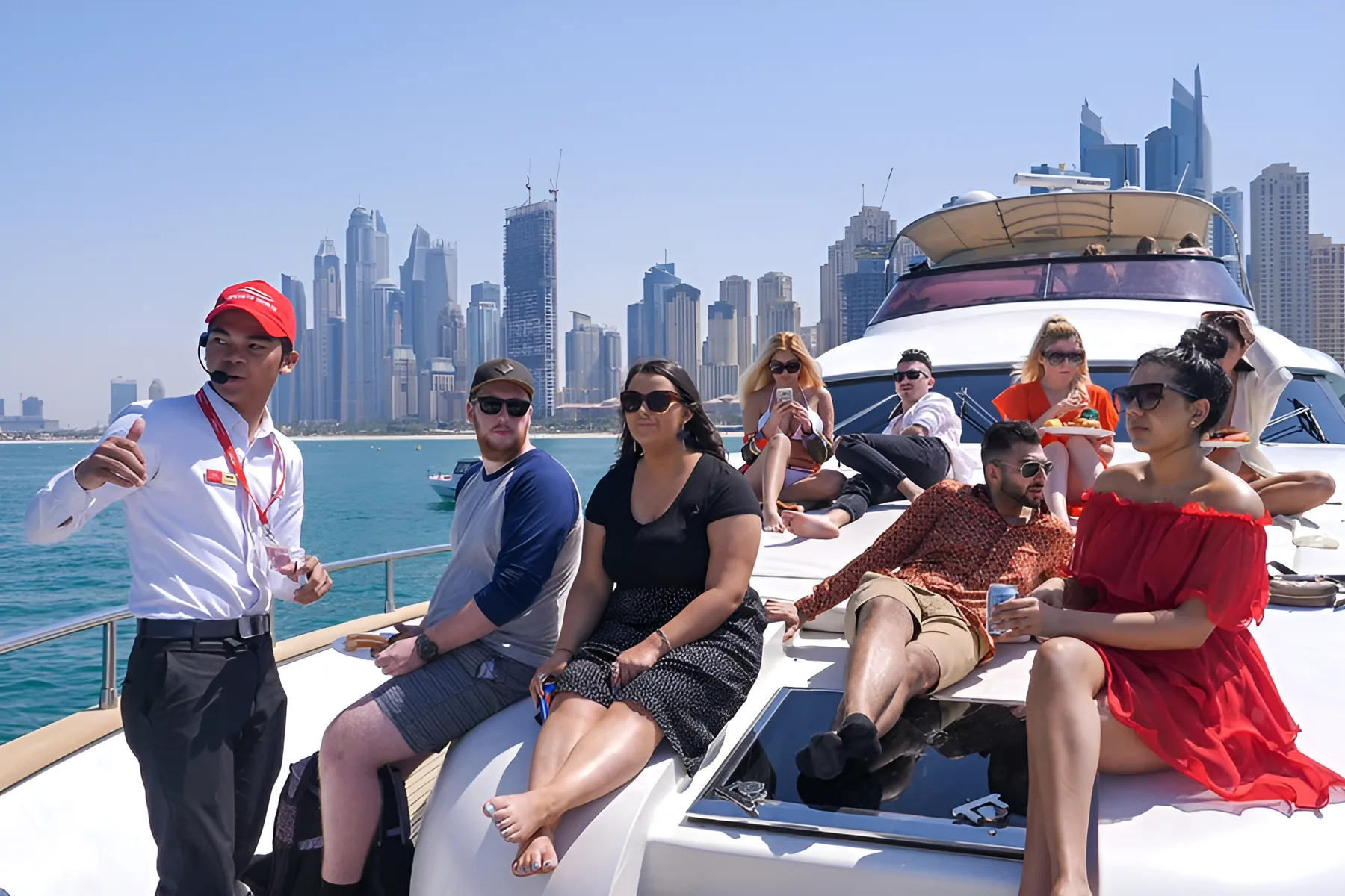 Luxury Shared Yacht New Year Party — photograph 4