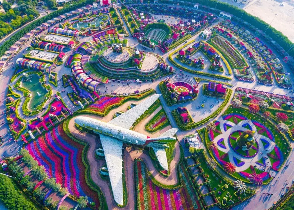 Dubai Miracle Garden — photograph 2