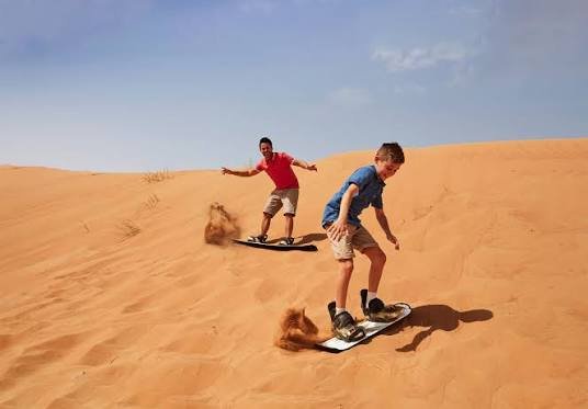 Sandboarding — photograph 2