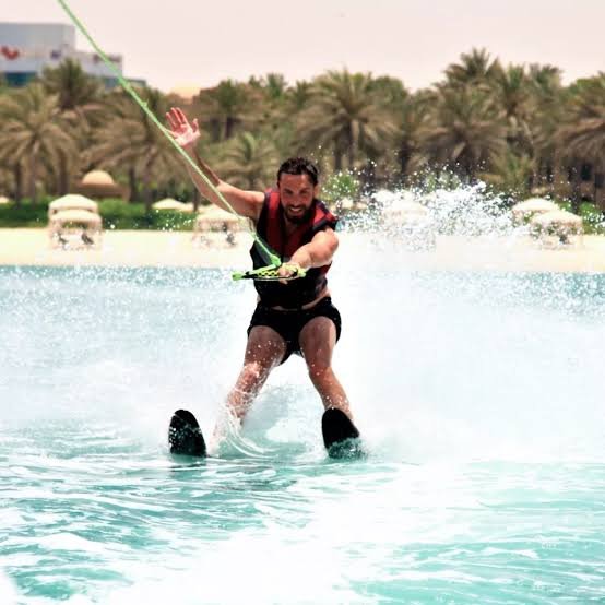 Water Skiing — photograph 4