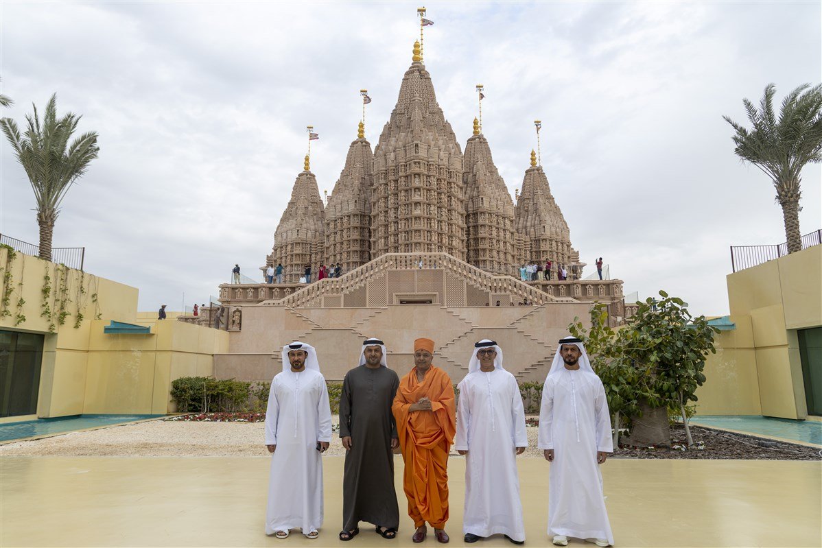 Abu Dhabi City Tour with Baps Temple — photograph 2