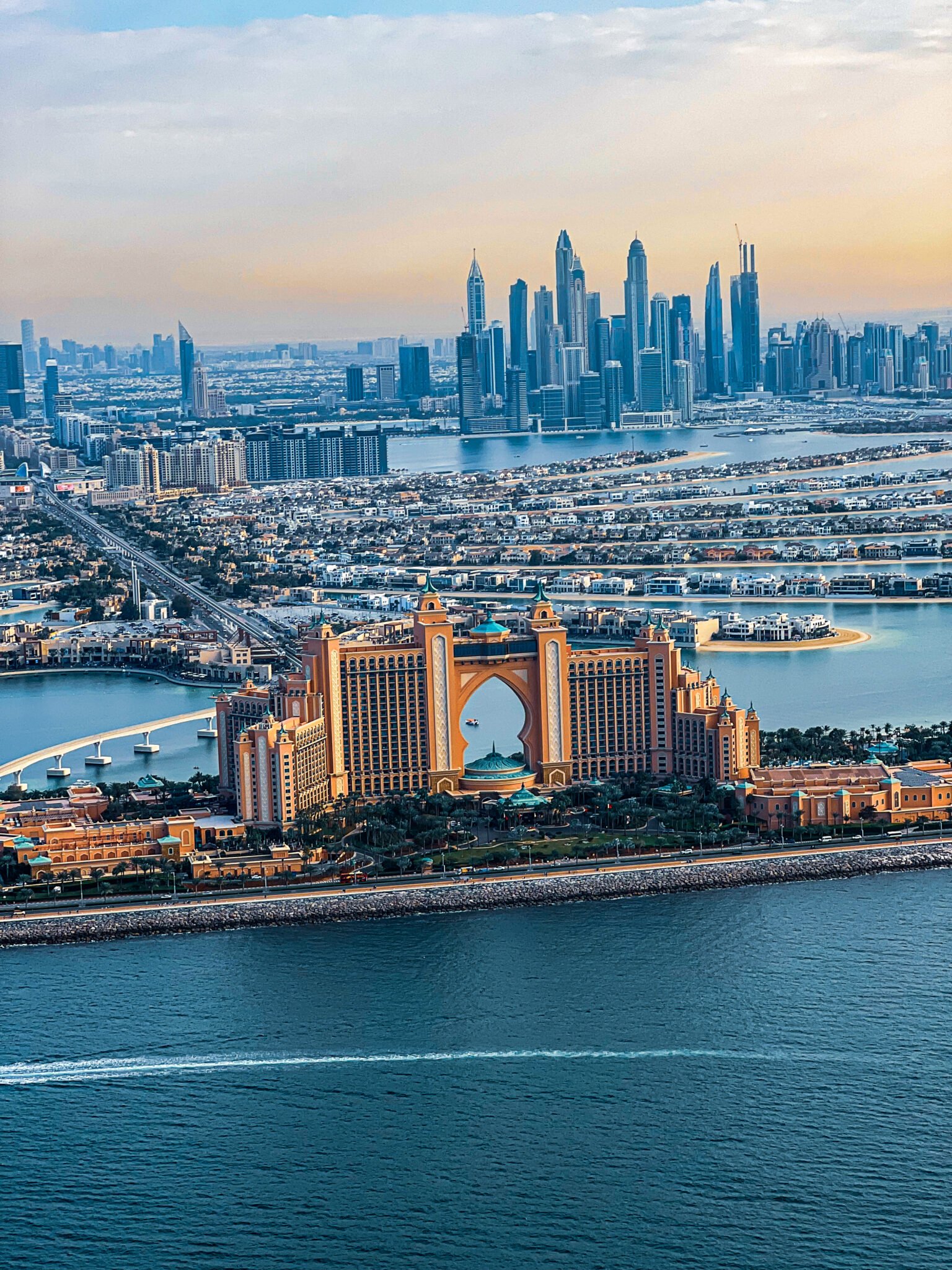 Helicopter Tours Dubai from Falcon-Sharing — photograph 2