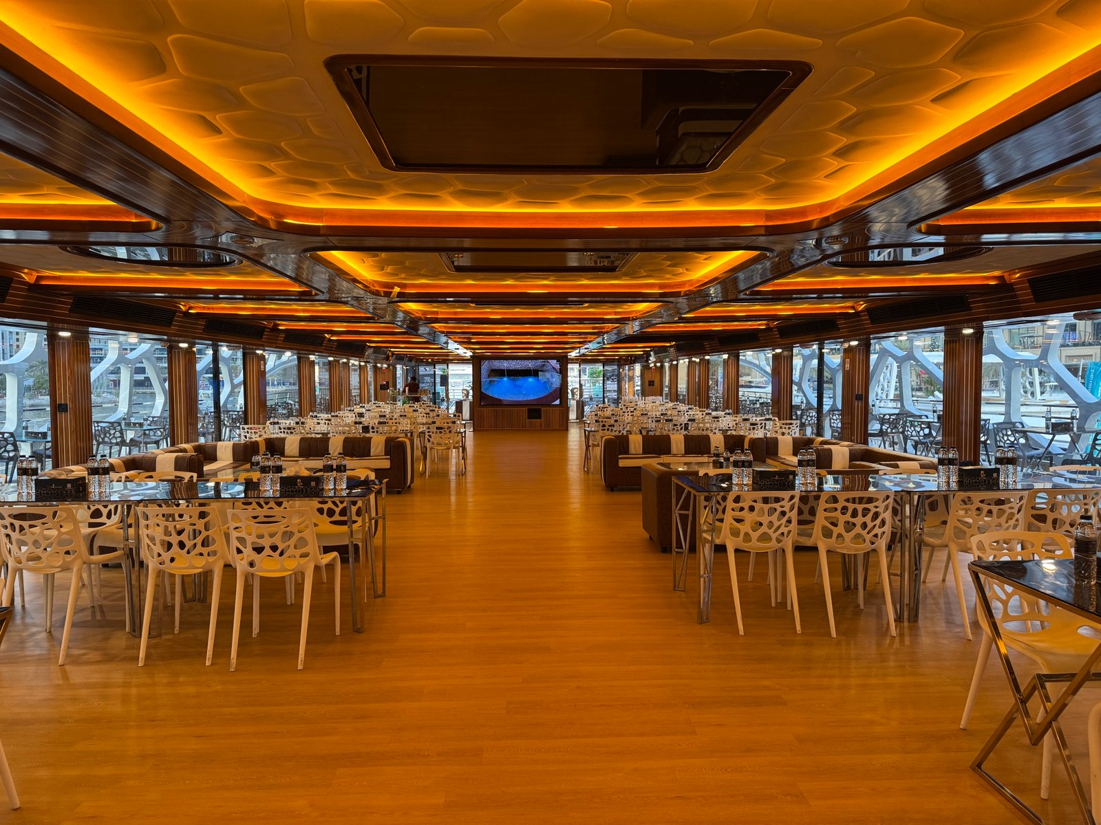 New Year Mega Yacht Party — photograph 4